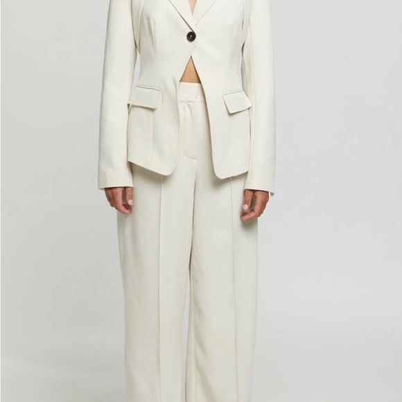 Crescentina Three Piece Suit NWT white/creme size M/L - Picture 3 of 5